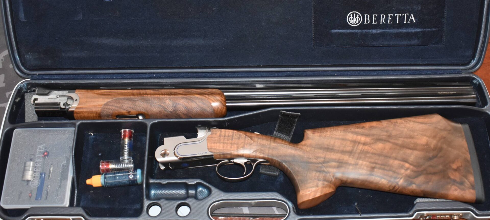 BERETTA DT11 12 GAUGE O/U TRAP GUN - Image 2